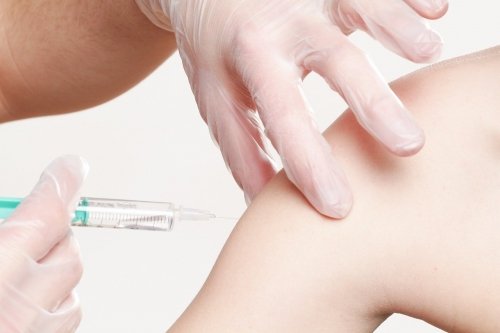 Salute e vaccini: cosa ci nasconde l’industria farmaceutica?