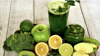 Estratti e  succhi di frutta e verdura cruda: preparazione, utilizzo e benefici per la salute